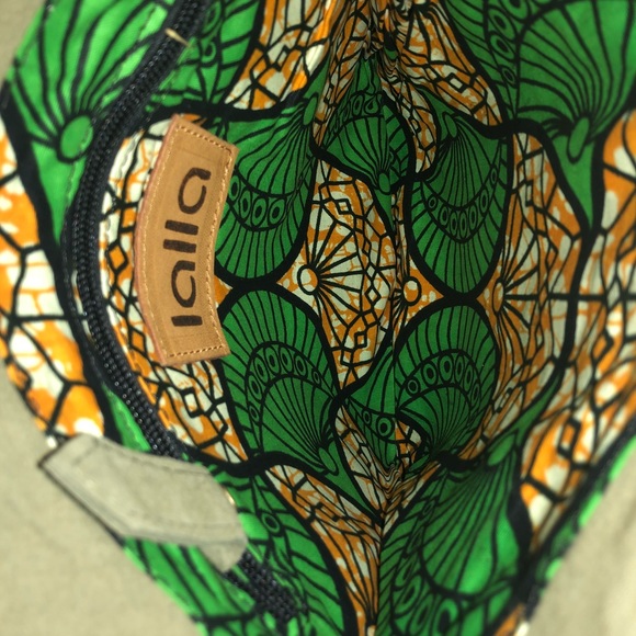 Beautiful Green Suede Fringe Purse from Morocco - Picture 4 of 4